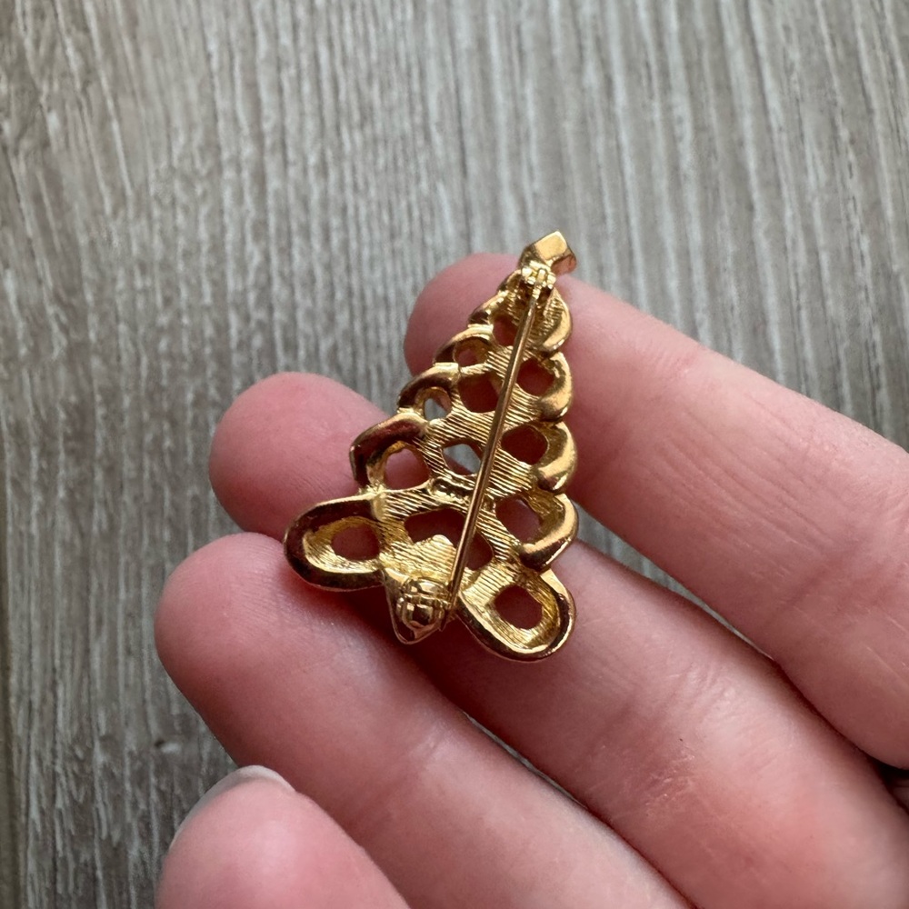 Vintage Avon Small Gold Rhinestone Knotted Tree Brooch Christmas Holiday Festive - Picture 2 of 2